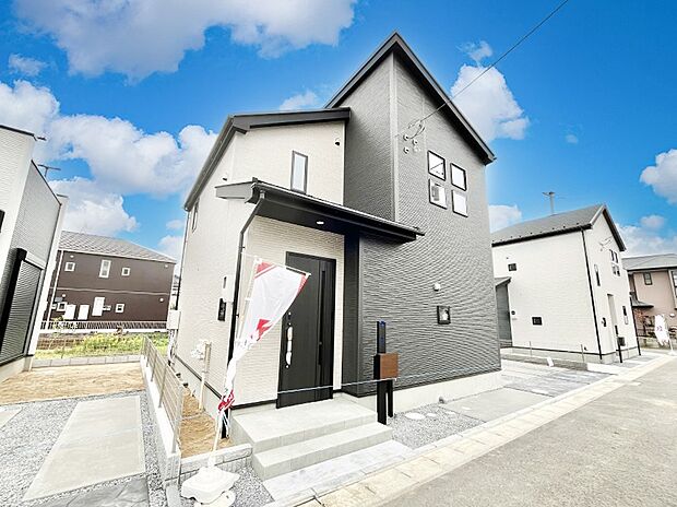 洗練された外観、上質な住空間が広がる室内は永く安心して過ごせる住居です。