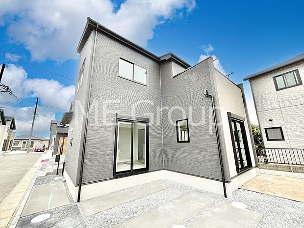 堂々完成!たっぷりの陽光と開放感に包まれる明るい住まい。