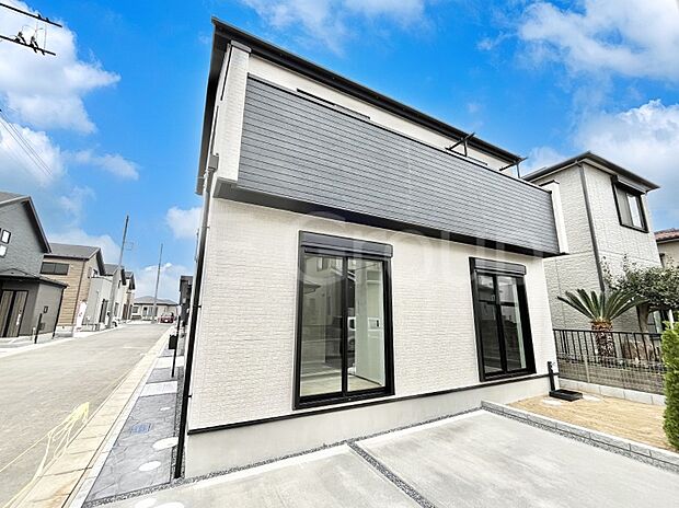 洗練された外観、上質な住空間が広がる室内は永く安心して過ごせる住居です。 