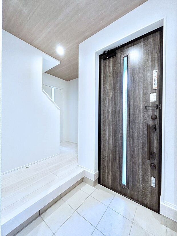 飾り棚を利用して、お越しいただくお客様をおもてなしできます。