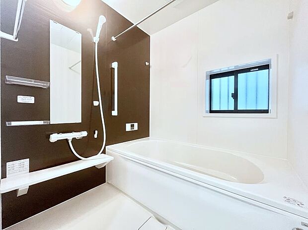 落ち着いた雰囲気でゆっくりお寛ぎいただけるバスルーム