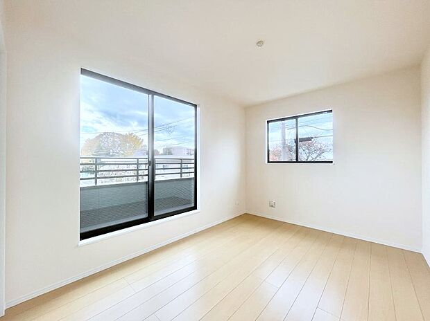 爽やかな日差しがお部屋全体を優しく包み込んでくれます