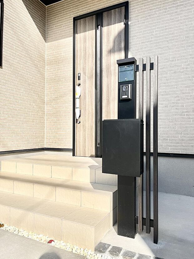 表札・インターホン・ポストをひとつに集約　