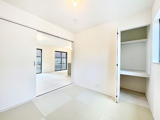 リビング隣接の和室は毎日の暮らしに癒しと安らぎをもたらしてくれます    