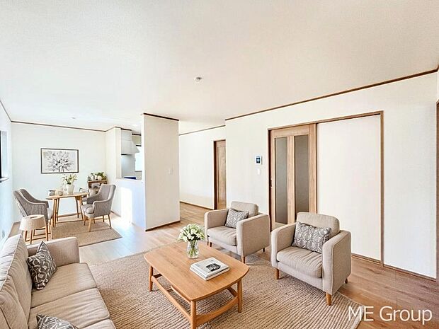 落ち着いた雰囲気のＬＤＫは家族みんなの快適空間※家具はCGです  