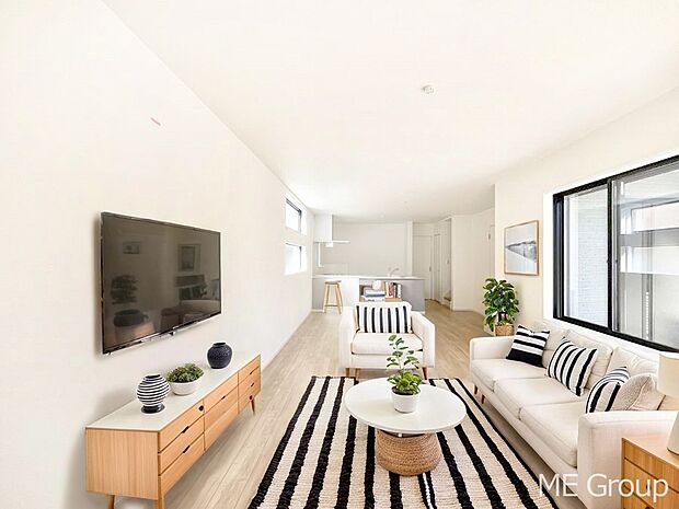 家族の和やかな会話が聞こえてきそう。開放感のあるリビングです。※家具はCGです