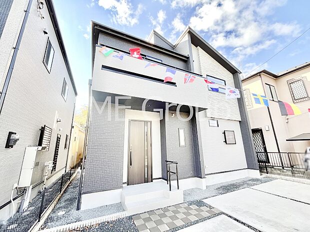 開放感溢れる広々リビングで家族団らんが楽しめるマイホーム!