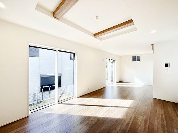 家族の笑顔が自然と生まれてくる、そんな雰囲気のダイニングに仕上がっています