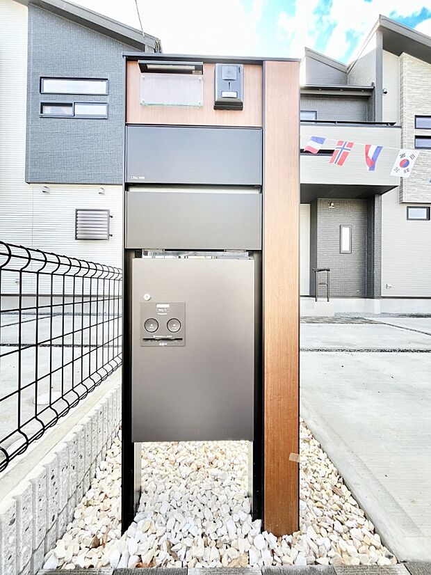 表札・インターホン・ポストをひとつに集約