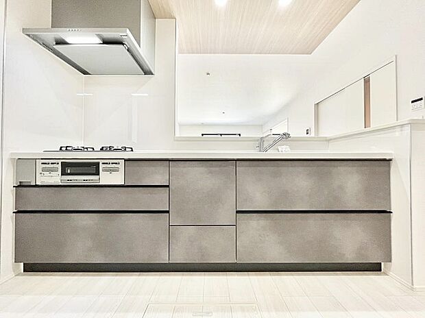 ゆとりあるキッチンではご家族と楽しくお料理ができます。