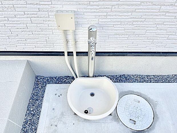 外水栓があると、庭のお手入れやちょっとした手洗い・洗車に便利です！