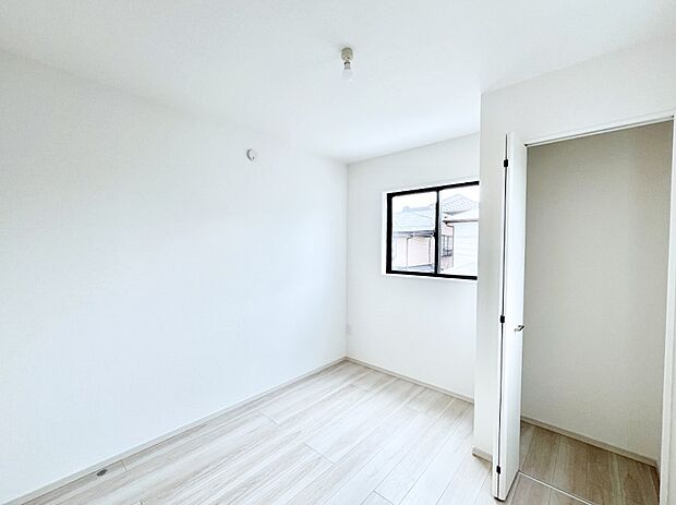 子供部屋にもおすすめな収納スペースたっぷりの居室