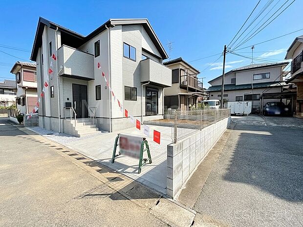 角地なので日当たりも良く、お家が堂々として見えます。