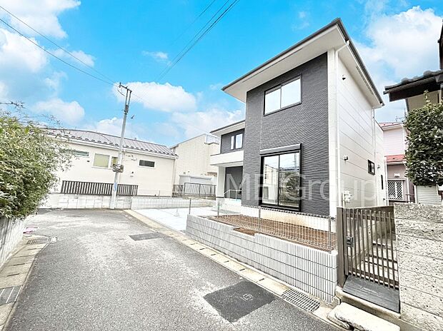 前面道路はきちんと整備されています