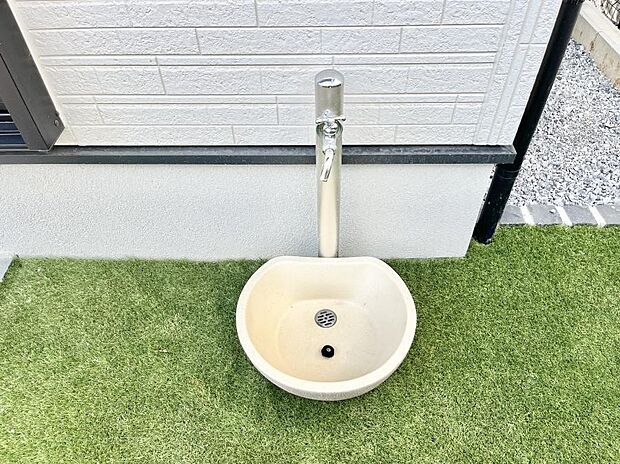 ガーデニングやお掃除に便利な外水栓