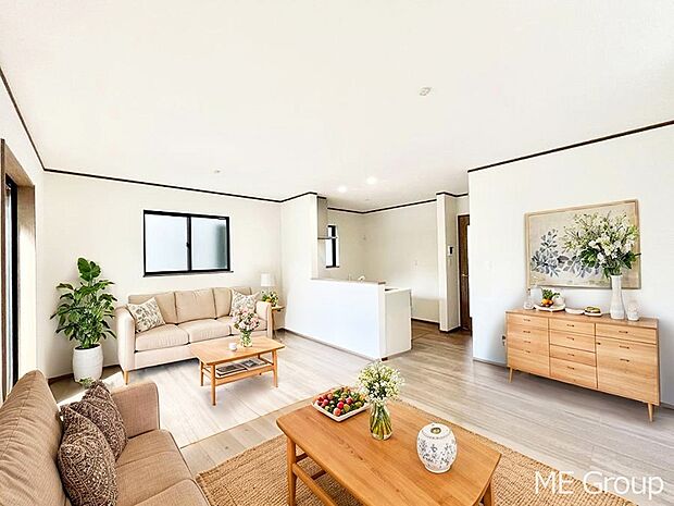 落ち着いた雰囲気のＬＤＫは家族みんなの快適空間※家具はCGです