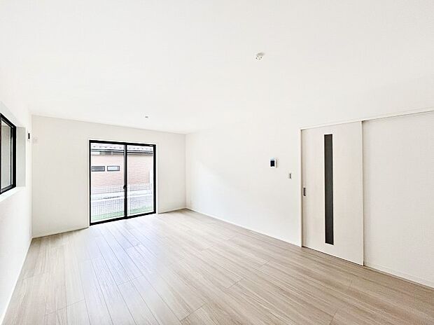 家族団らんの時間も増えそうなくつろぎのリビングダイニング。   