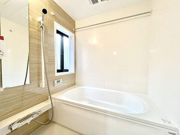 落ち着いた雰囲気でゆっくりお寛ぎいただけるバスルーム