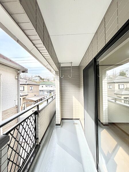 ゆったりバルコニーだから沢山お洗濯ものを干せます。
