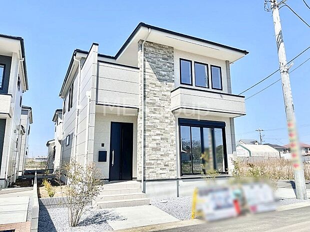 洗練された外観、上質な住空間が広がる室内は永く安心して過ごせる住居です。