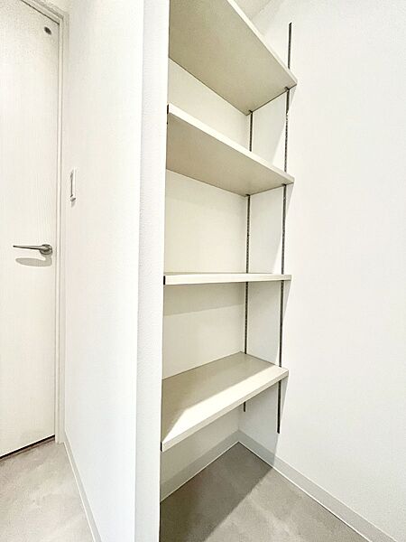便利なリネン庫で、スッキリした使いやすい洗面室に