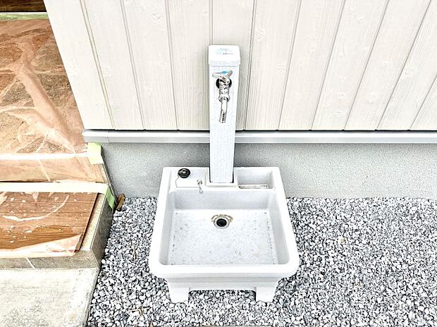 ガーデニングやお掃除に便利な外水栓