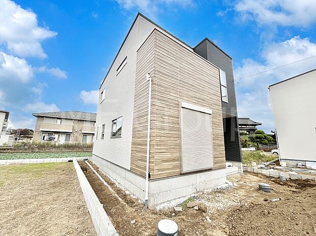 洗練された外観、上質な住空間が広がる室内は永く安心して過ごせる住居です。 