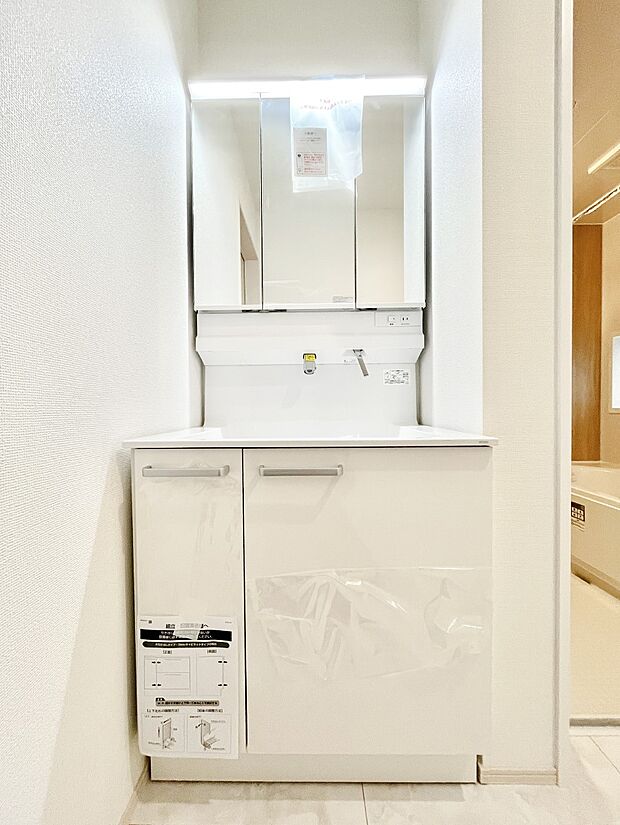 収納力と機能性に優れた洗面化粧台