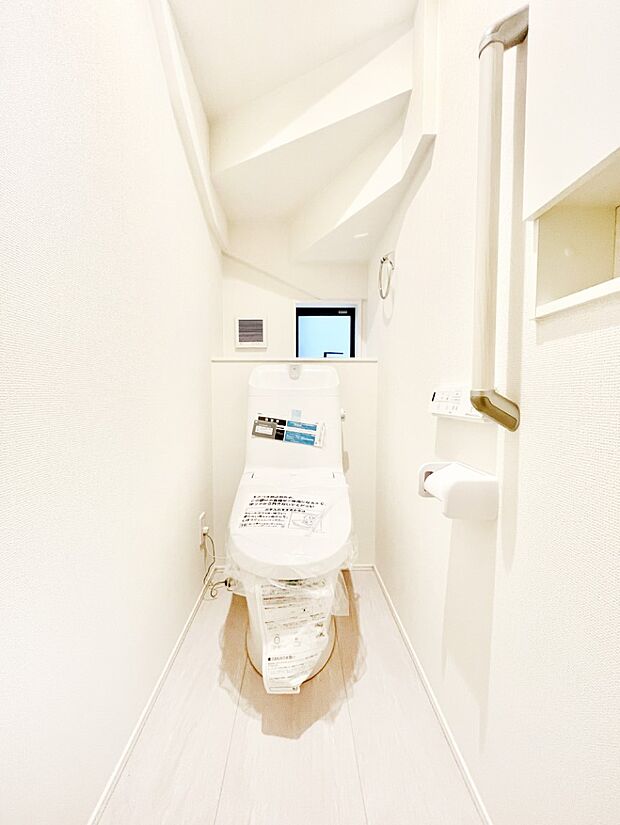 毎日を快適に!清潔感あるシャワートイレ。