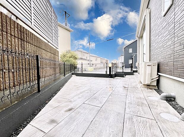 ゆったりバルコニーだから沢山お洗濯ものを干せます。