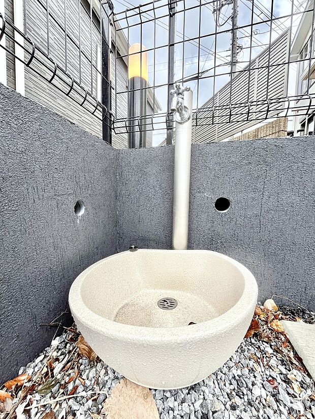 外水栓があると、庭のお手入れやちょっとした手洗い・洗車に便利です!