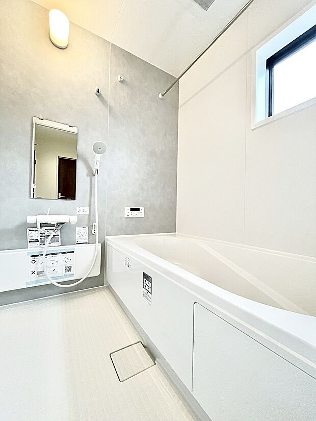 落ち着いた雰囲気でゆっくりお寛ぎいただけるバスルーム