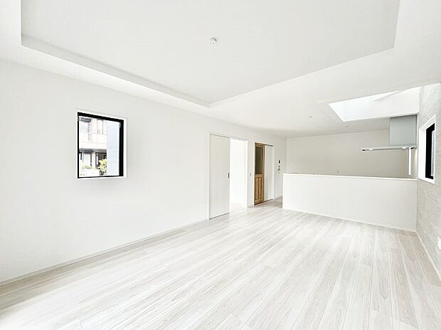 家族団らんの時間も増えそうなくつろぎのリビングダイニング。