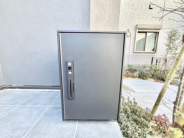 留守時の荷物の受け取りに便利な宅配ボックス