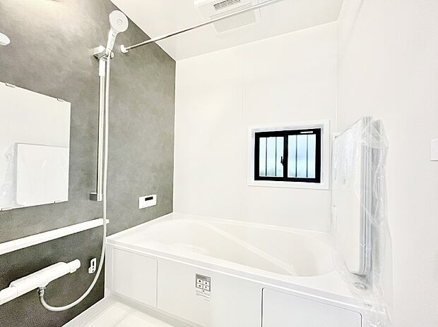 落ち着いた雰囲気でゆっくりお寛ぎいただけるバスルーム