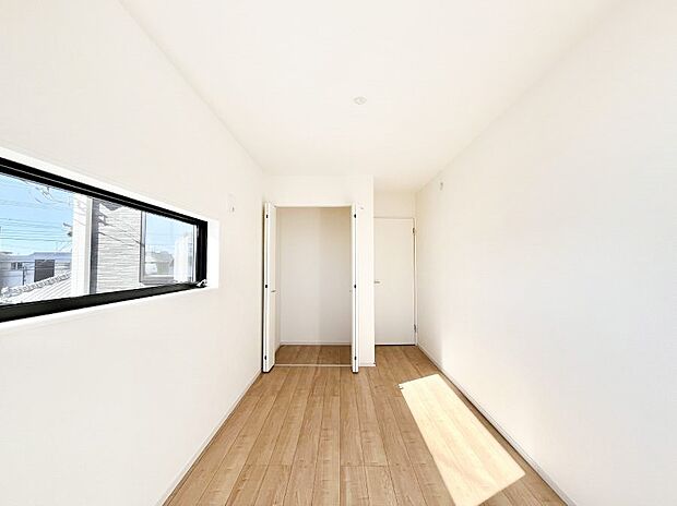 使いやすい形でベットや家具の置き方にも困ることもありません。   