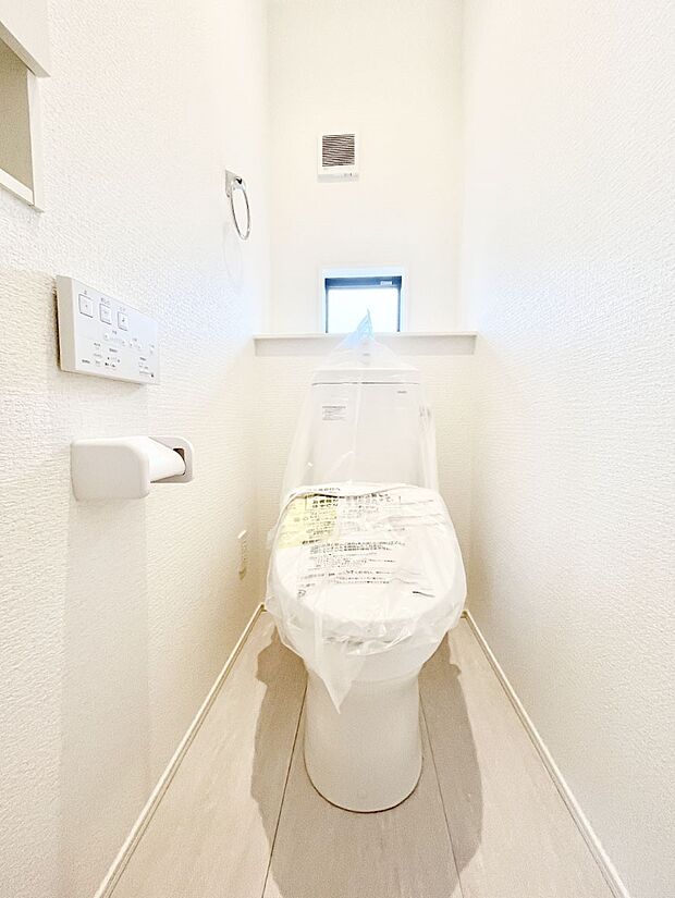 トイレは安心の2箇所!朝のバタバタも一安心です。