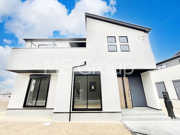 洗練された外観、上質な住空間が広がる室内は永く安心して過ごせる住居です。