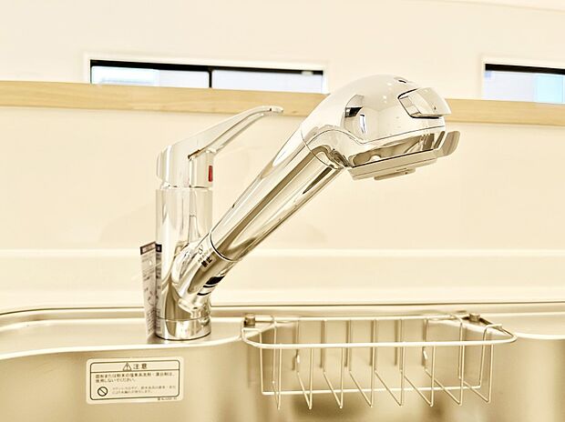 いつでも清潔なおいしいお水を。一つの水栓で水道水と浄水を使い分け。