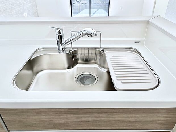 いつでも清潔なおいしいお水を。一つの水栓で水道水と浄水を使い分け。