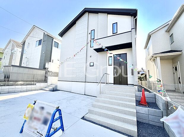 たっぷりの陽光と開放感に包まれる明るい住まい