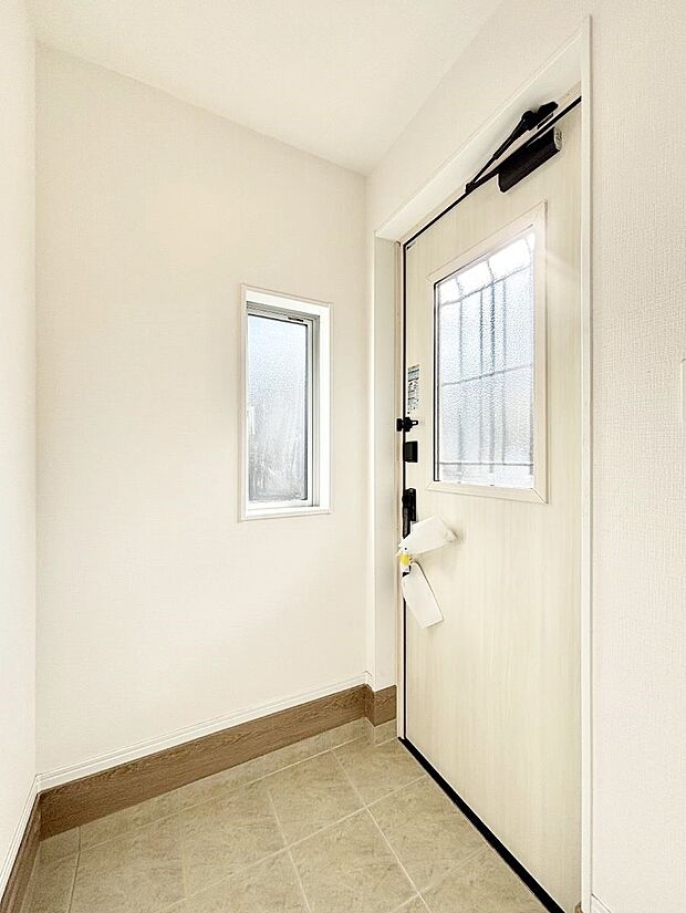 明るい玄関はお客様をお出迎えするのにぴったりです！