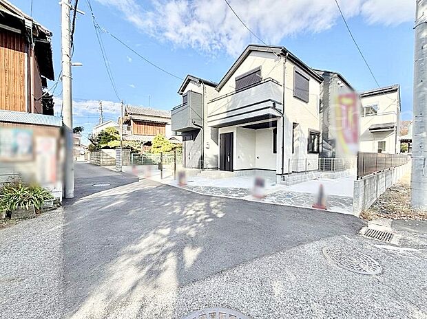 奥まった地形は、車道に面しておらず、静かでプライベート感を味わえる立地です。