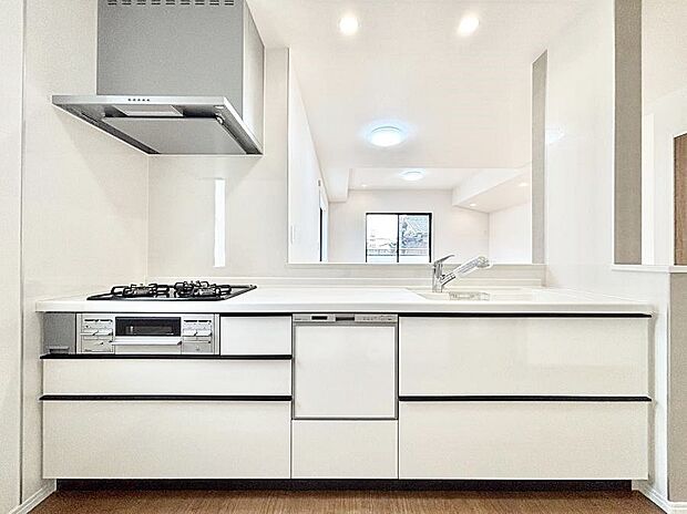 広々とした使い勝手の良いキッチンで日々のお料理も楽しくなりそう