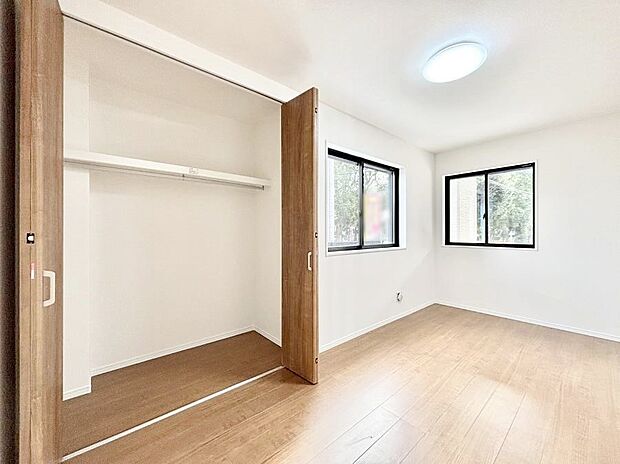 収納が充実しているので、居住スペースを広く使えます。