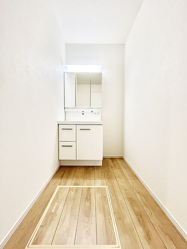 収納力と機能性に優れた洗面化粧台