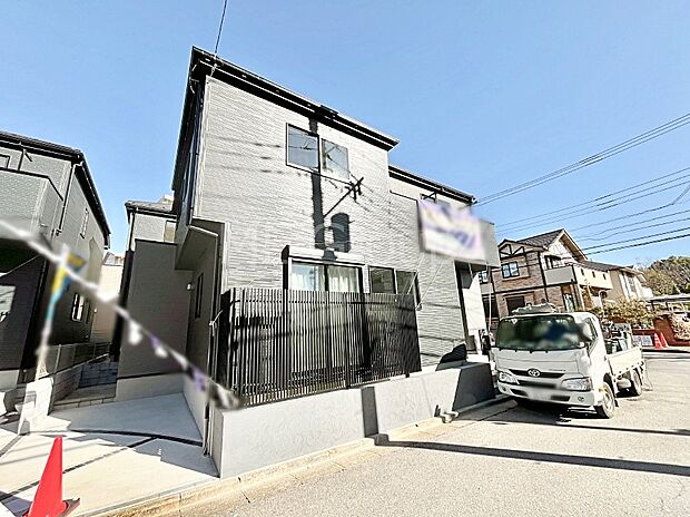 洗練された外観、上質な住空間が広がる室内は永く安心して過ごせる住居です。