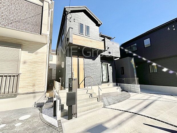 洗練された外観、上質な住空間が広がる室内は永く安心して過ごせる住居です。