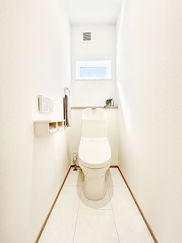 トイレは安心の2箇所！朝のバタバタも一安心です。 