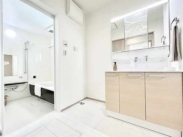 広々とゆとりのあるランドリースペース。  